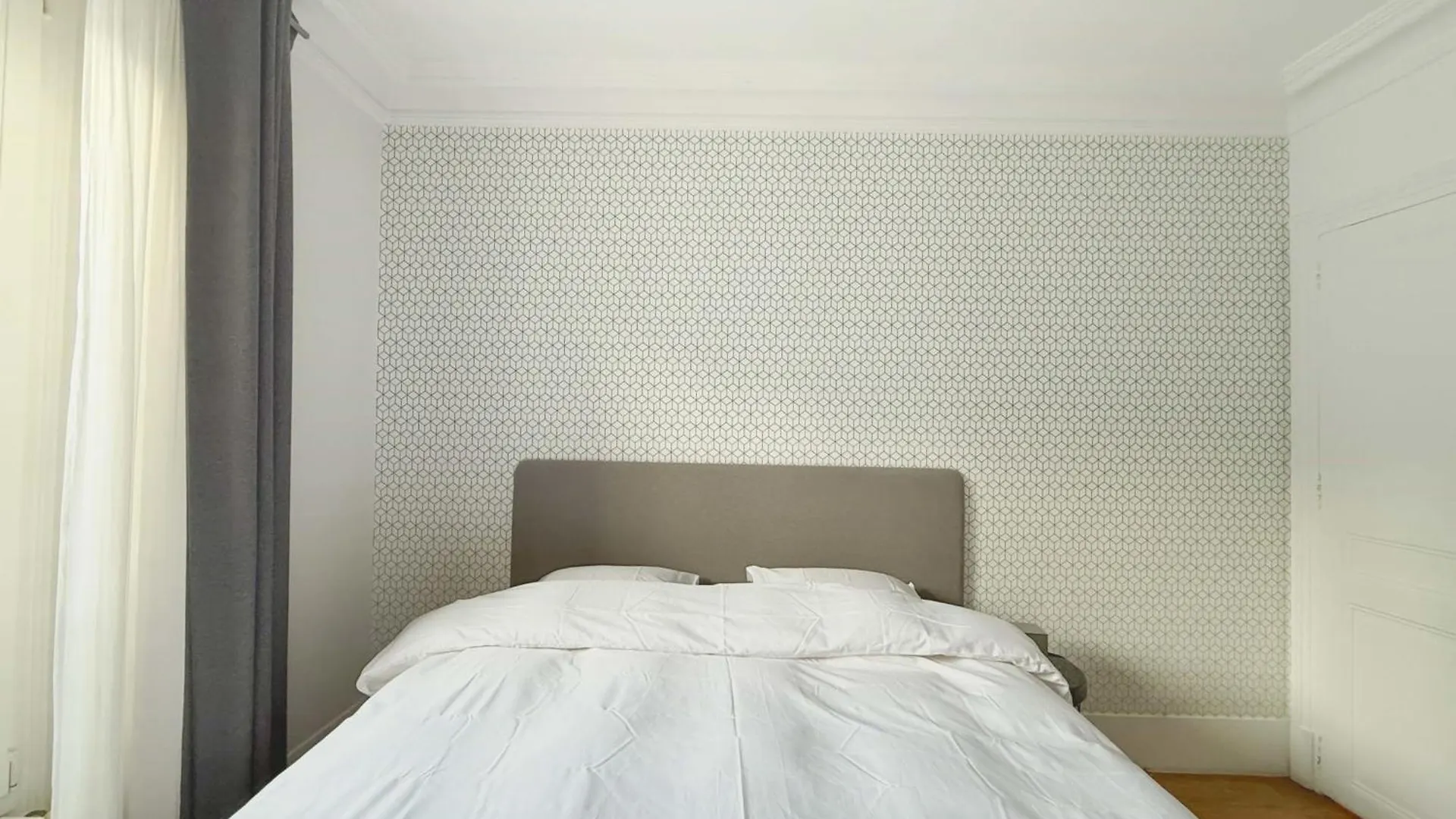 Flexliving - Whole Flat - Crozatier Apartment Paris