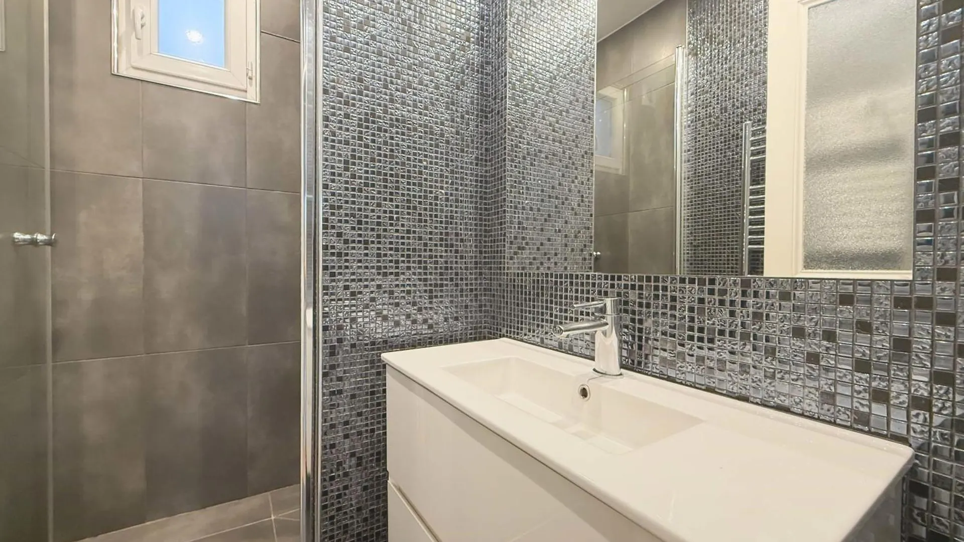 Flexliving - Whole Flat - Crozatier Apartment Paris